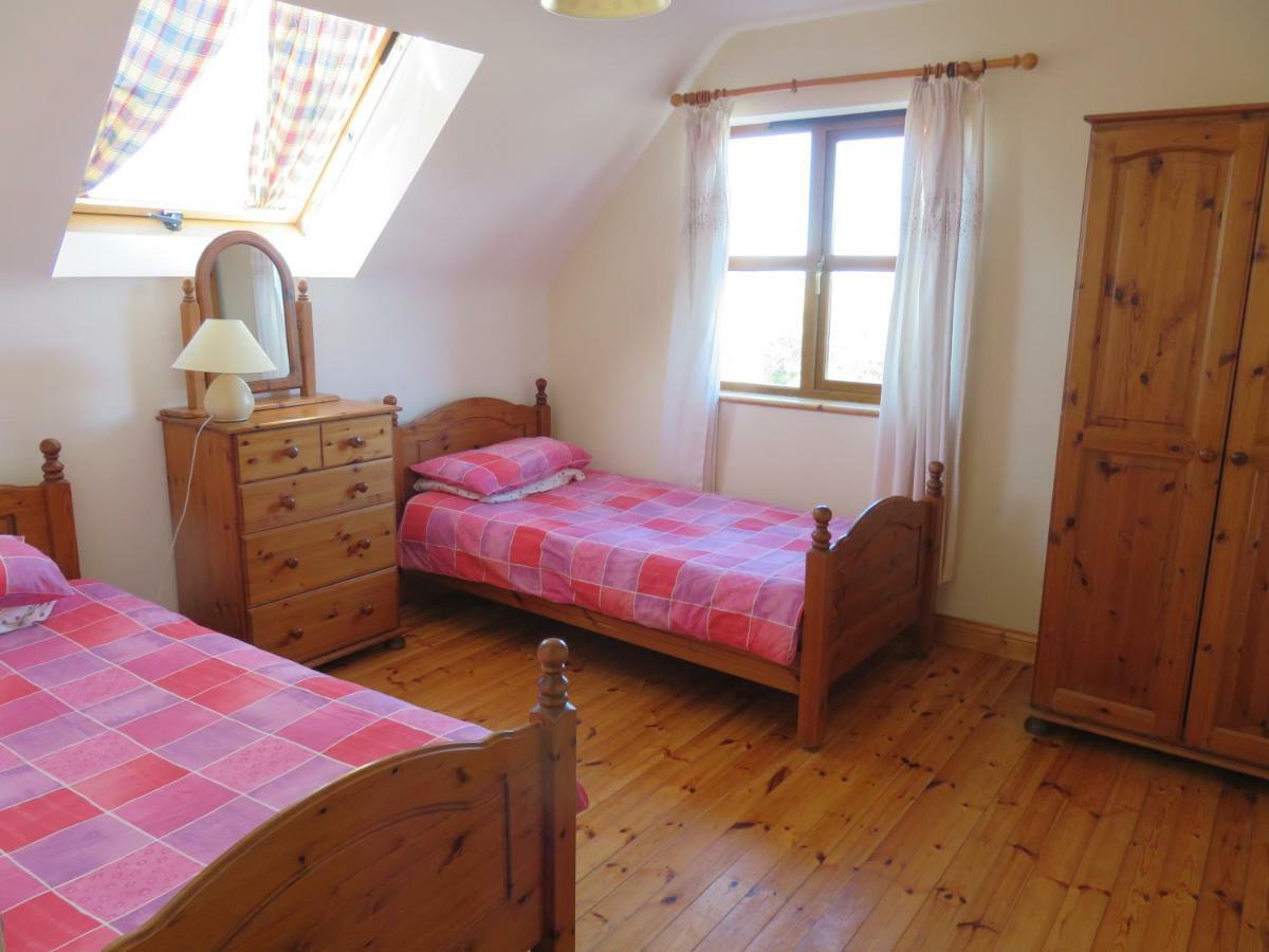 Letterfrack Mountain Farm Cottage On Farm In Village Centre Екстериор снимка